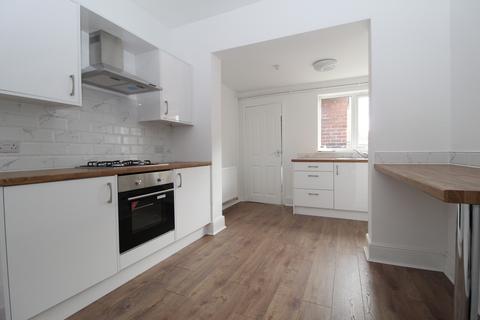 2 bedroom end of terrace house to rent, Wenlock Terrace, Hull HU9
