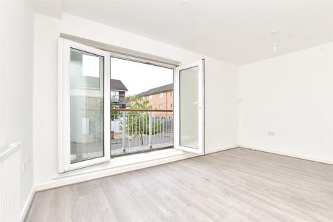 3 bedroom townhouse for sale, Heron Way, Wallington, Surrey