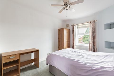 18 Gloucester Road, Gravesend, DA12 5JY