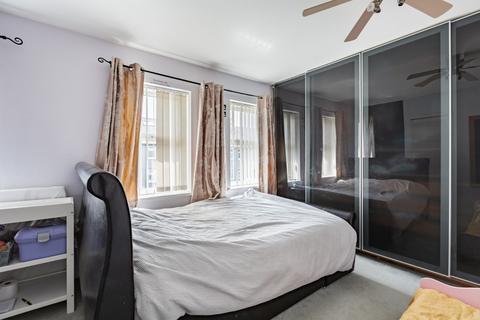 18 Gloucester Road, Gravesend, DA12 5JY