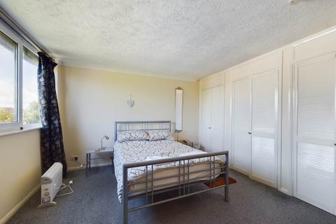 3 bedroom flat for sale, Ripon House, Bishops Walk, Aylesbury HP21