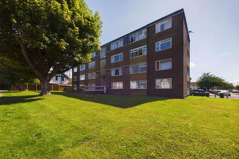 3 bedroom flat for sale, Ripon House, Bishops Walk, Aylesbury HP21