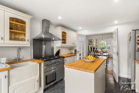12 Ivy Chimneys, Epping, CM16 4EL