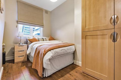 2 bedroom apartment to rent, Gowlett Road London SE15