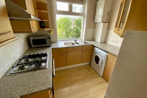 2 bedroom flat to rent, The Drive, Hove, BN3
