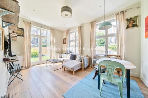 3 bedroom flat for sale, Queens Avenue, Muswell Hill