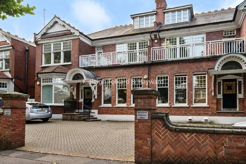 3 bedroom flat for sale, Queens Avenue, Muswell Hill