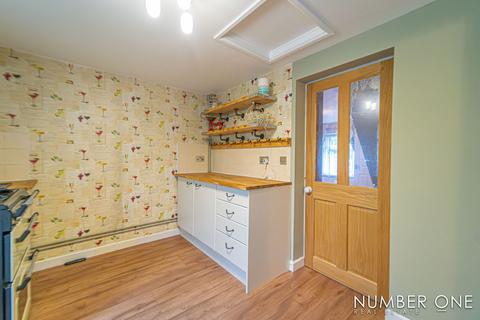 2 bedroom property for sale, Main Road, Maesycwmmer, CF82