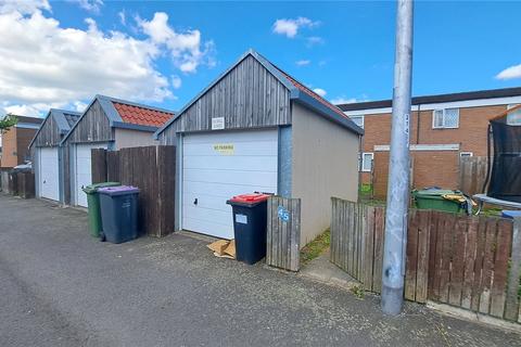 3 bedroom terraced house to rent, Westbourne, Woodside, Telford, Shropshire, TF7