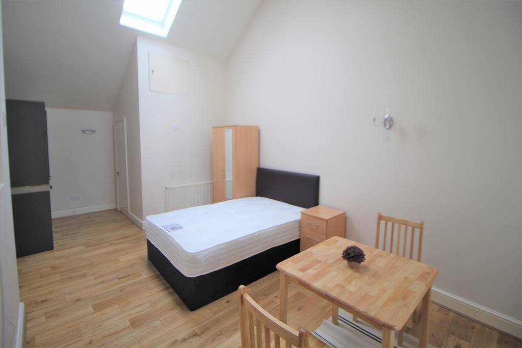 Studio flat to rent