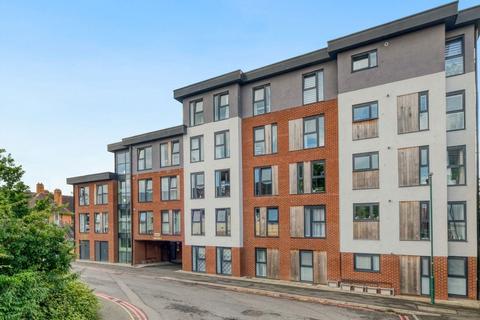 2 bedroom flat for sale, Richard Lewis Way , Shirley Solihull , B90 3FX