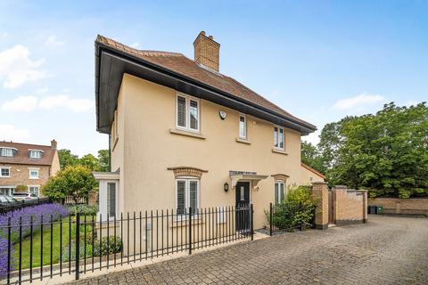 4 bedroom detached house for sale, Salisbury Close, Fairfield, Hitchin, SG5