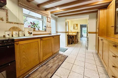 3 Brynglas, Gilwern, Abergavenny, NP7 0BT