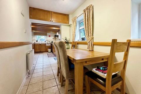 3 Brynglas, Gilwern, Abergavenny, NP7 0BT