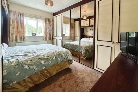 3 Brynglas, Gilwern, Abergavenny, NP7 0BT