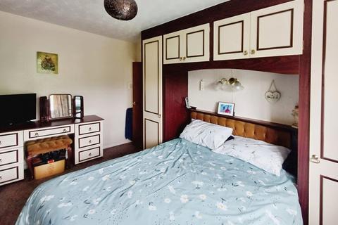 3 Brynglas, Gilwern, Abergavenny, NP7 0BT