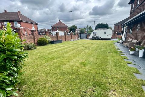 3 bedroom semi-detached house for sale, Matlock Road, Barnsley, S71