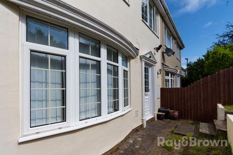 33 Bryn Pinwydden, Cardiff, CF23 7DE
