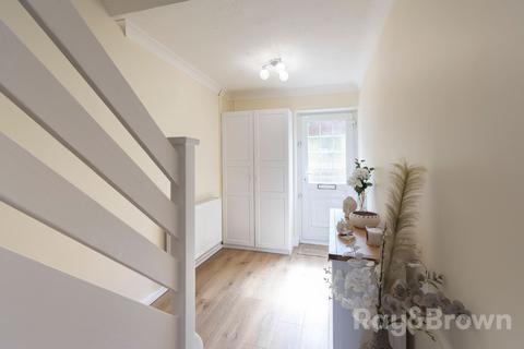 33 Bryn Pinwydden, Cardiff, CF23 7DE
