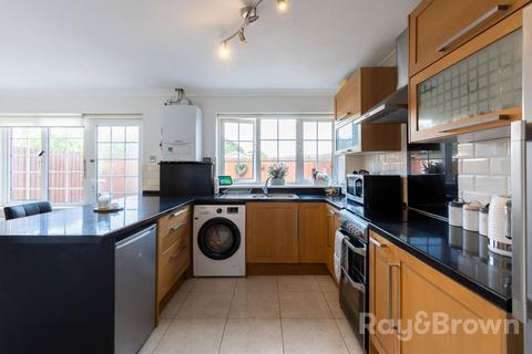 33 Bryn Pinwydden, Cardiff, CF23 7DE
