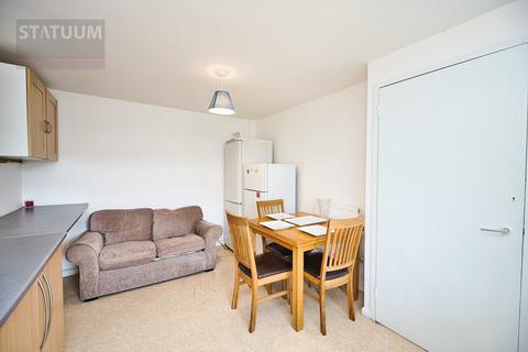 4 bedroom maisonette to rent, Addington Grove, Mile End, Bow, London, E3