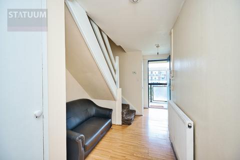 4 bedroom maisonette to rent, Addington Grove, Mile End, Bow, London, E3