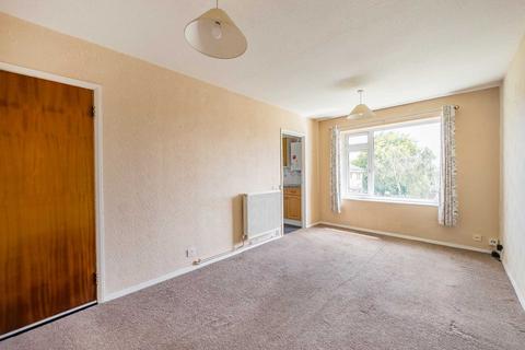 2 bedroom apartment for sale, Lineham Court, Liversedge