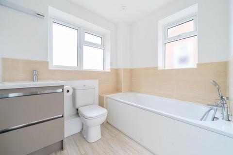 2 bedroom maisonette for sale, Aylesbury,  Buckinghamshire,  HP20