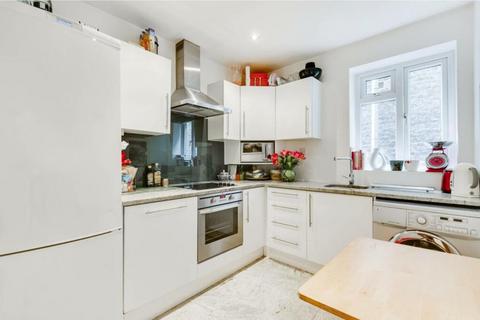 3 bedroom apartment to rent, Redcliffe Gardens, London, SW10