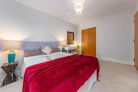 1 bedroom apartment to rent, Londinium Tower, Mansell Street, London, E1