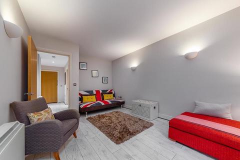 1 bedroom apartment to rent, Londinium Tower, Mansell Street, London, E1