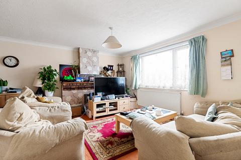 50 Kimberley Close, Dover, CT16 2JW