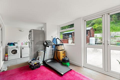 50 Kimberley Close, Dover, CT16 2JW