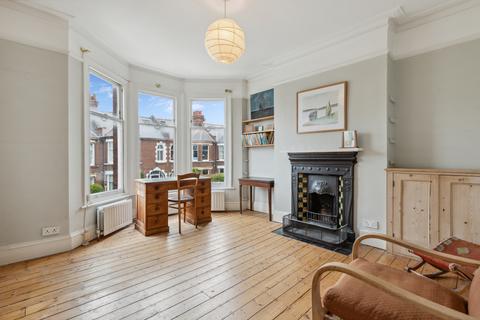 3 bedroom apartment for sale, Fieldhouse Road, SW12