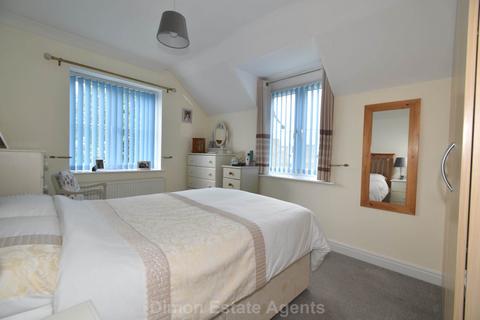 2 bedroom flat for sale, Tennyson Gardens, Gosport