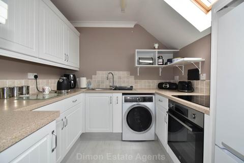 2 bedroom flat for sale, Tennyson Gardens, Gosport