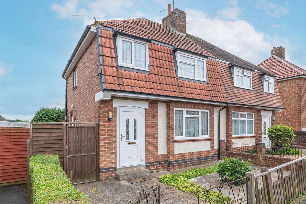 Chestnut Avenue, Kettering NN15 3 bed semi-detached house - £203,000