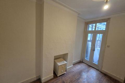 3 bedroom semi-detached house for sale, Dale Grove, North Finchley, London, N12