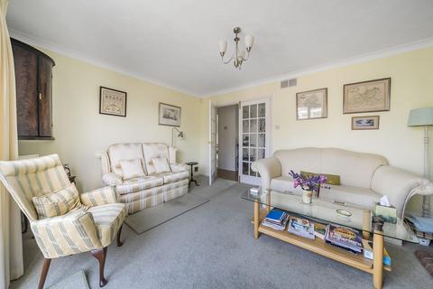 4 The Meadows, Warlingham, CR6 9JJ