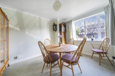 4 The Meadows, Warlingham, CR6 9JJ