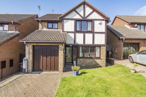 4 The Meadows, Warlingham, CR6 9JJ