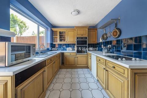 29 Ribston Close, Bromley, BR2 8LS
