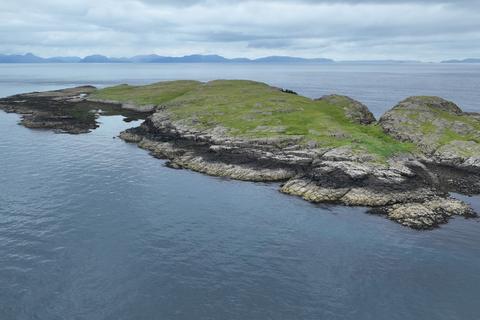 Land for sale, Fladda-Chuain Island, N.W of The isle of Skye IV51