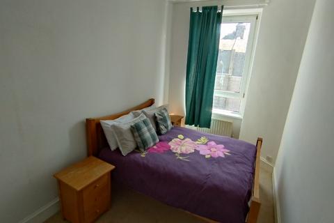 2 bedroom flat to rent, Wallfield Crescent, Rosemount, Aberdeen, AB25