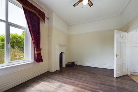 2 bedroom flat for sale, Ferriby Road, Hessle, HU13 0HU