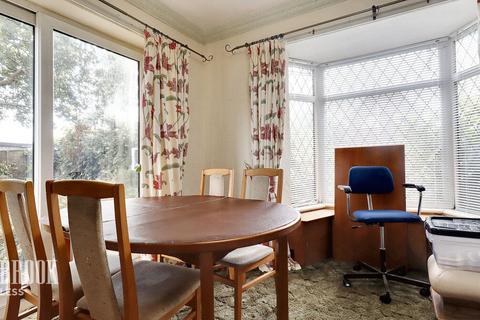 2 Haslam Crescent, Sheffield, S8 7GR