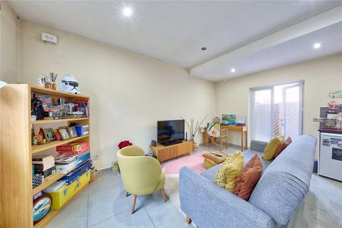 1 bedroom apartment to rent, Howards Yard, SW18