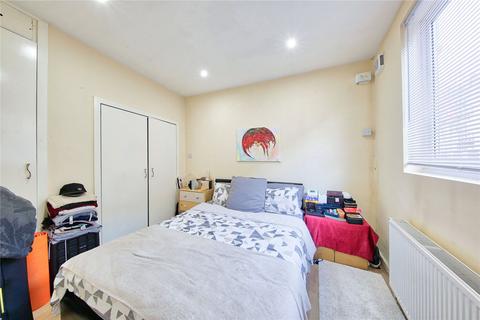 1 bedroom apartment to rent, Howards Yard, SW18