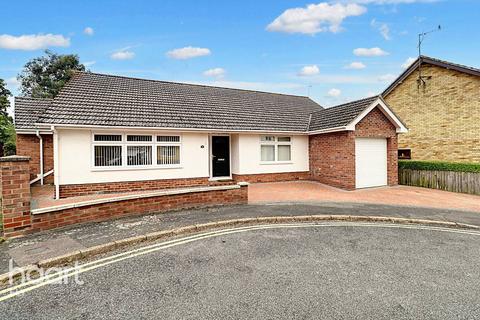 3 bedroom detached bungalow for sale, Dovehouse Close, Ely