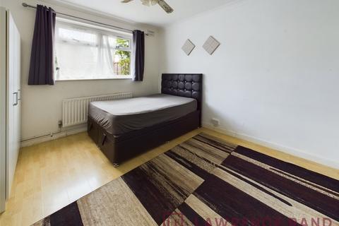 2 bedroom flat to rent, Bury Avenue, Hayes, Middlesex, UB4
